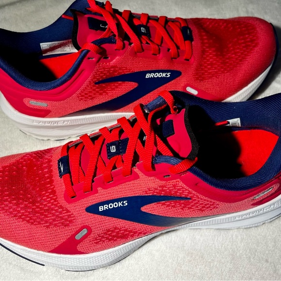 Brooks Launch 9 Women’s Running Shoes
Pink/Fuchsia/Cobalt Size 8.5B - Picture 3 of 7